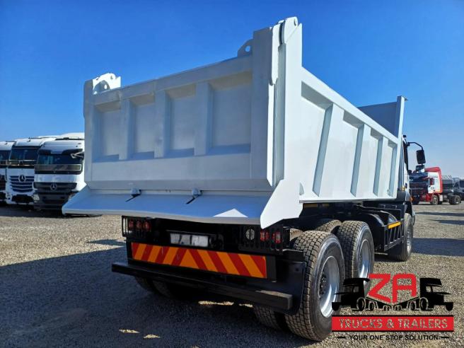 2022 FUSO FJ26.280 10 CUBE TIPPER TRUCK [#11449]